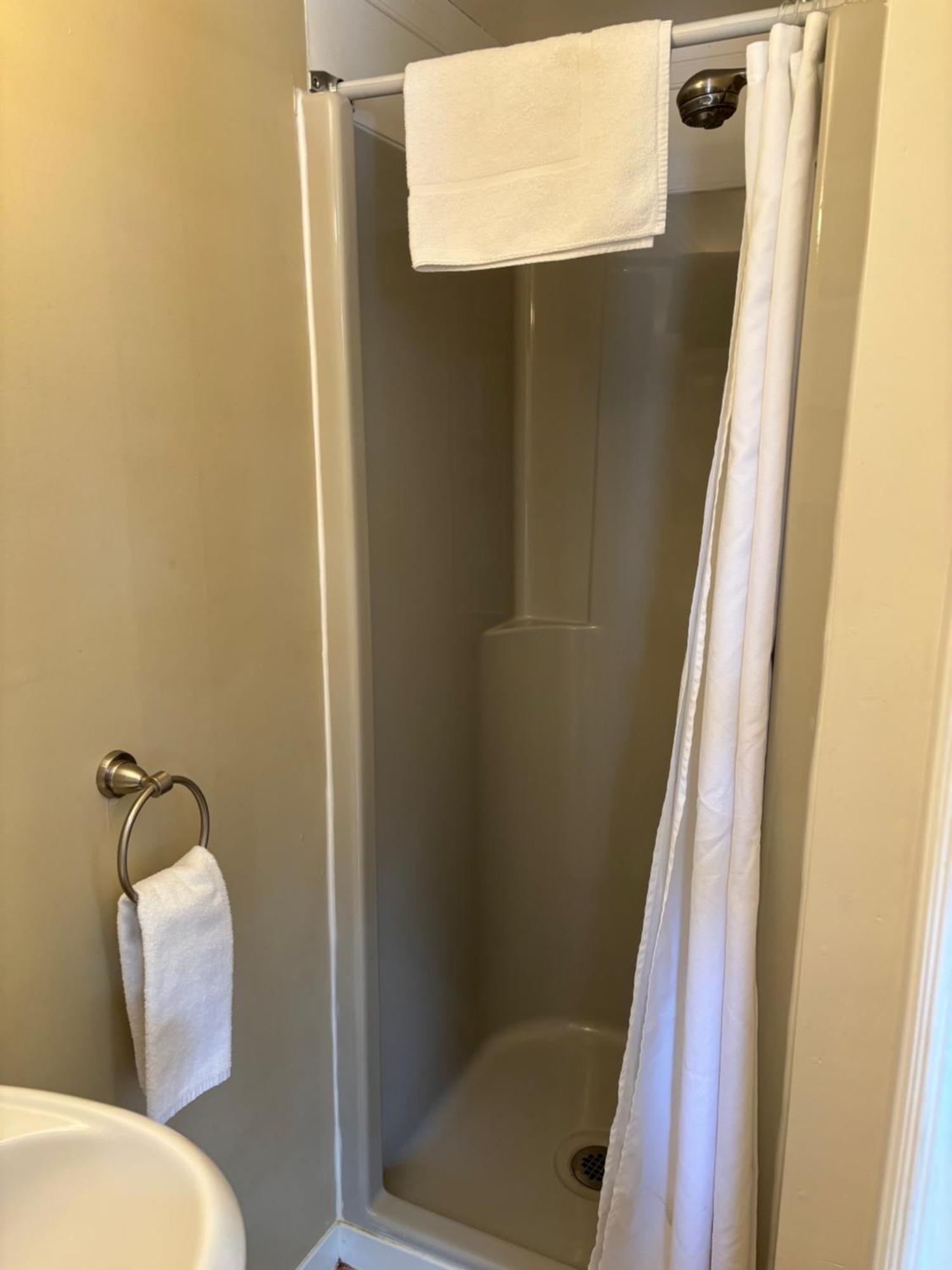 Motel Des Cedres 舍布鲁克 外观 照片